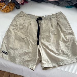 Men’s Columbia swim trunks